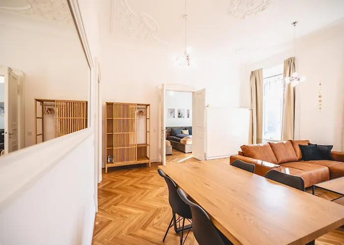 Tip! Geraeumiges Apartment Direkt Im Stadtzentrum Fuer 6 Personen