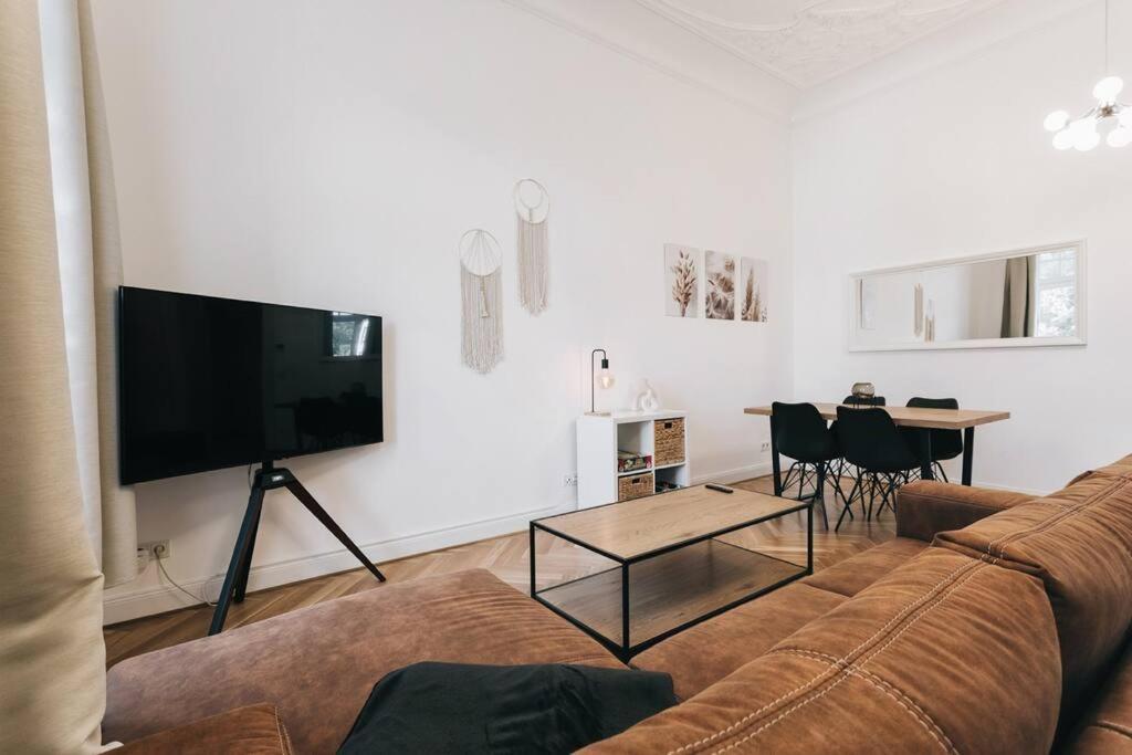 Apartment Tip! Geraeumiges Direkt Im Stadtzentrum Fuer 6 Personen