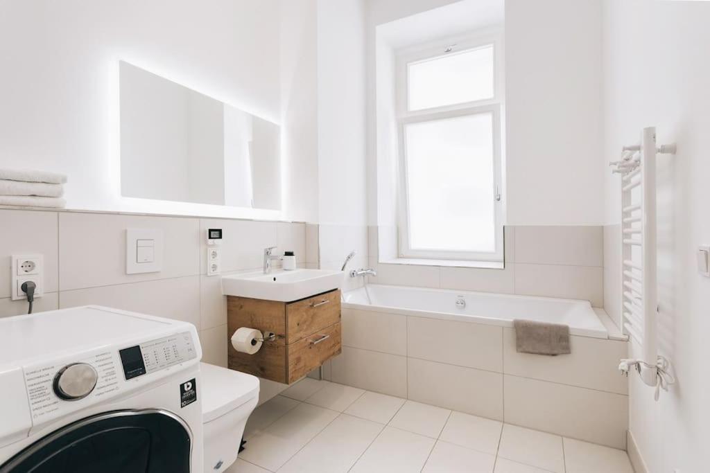 Tip! Geraeumiges Direkt Im Stadtzentrum Fuer 6 Personen Appartement Dresde